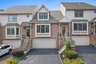 204 Woodcrest Dr, Coraopolis, PA 15108