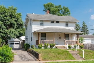 18 N Maple Ave, Fairborn, OH 45324