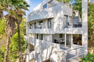 4939 Medina Dr, Woodland Hills, CA 91364