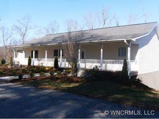 475 Park Knoll Dr, Horse Shoe, NC 28742