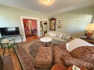 617 S Main St, Blackstone, VA 23824
