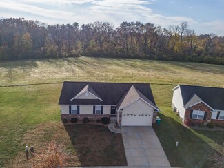 809 Pacific Crossing Dr, O Fallon, IL 62269