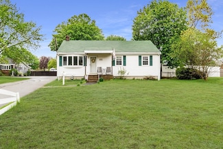 33 Lynn St, Peabody, MA 01960
