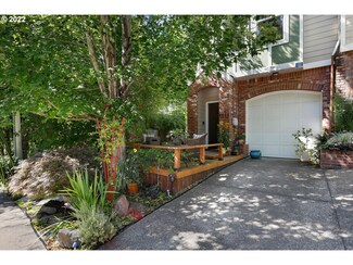 9053 SW Rystadt Ln, Portland, OR 97225