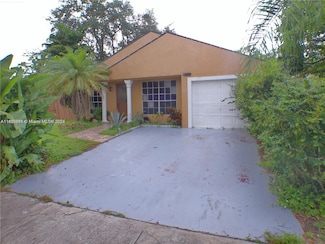 1490 SW 85th Terrace, Pembroke Pines, FL 33025