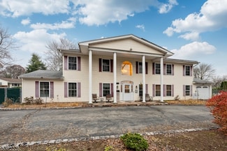 255 Knoll Rd, Lake Hiawatha, NJ 07034