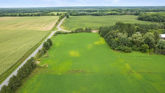 1333 Legends Ln, Sharon, WI 54423