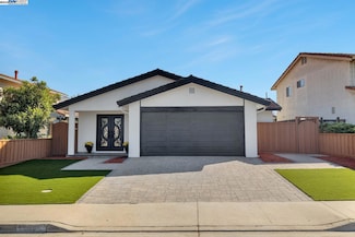 2834 White Acres Dr, San Jose, CA 95148