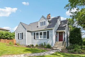 850 Hillside Ave, Glen Ellyn, IL 60137