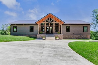 1055 Hunters Landing Ln, Smithville, TN 37166