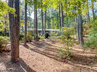 805 Sunset Dr, Carthage, NC 28327