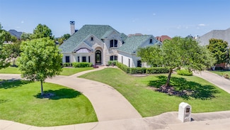 8221 St Johns Dr, Waxahachie, TX 75167