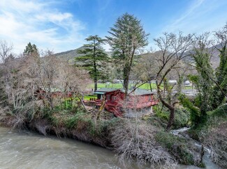 2388 Rogue River Hwy, Gold Hill, OR 97525