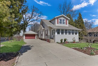 32 Junior Ave, Grayslake, IL 60030
