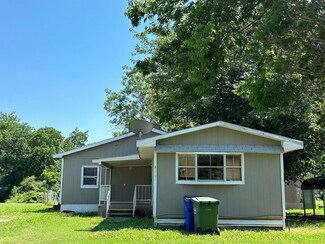 416 North Ave, Whitesboro, TX 76273