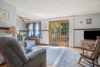 109 Apache Way, Tewksbury, MA 01876