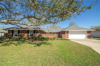 6 Country Club Dr, La Place, LA 70068