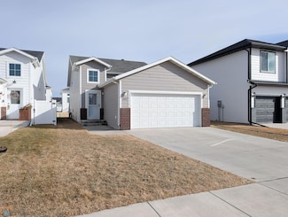 1547 68th Ave S, Fargo, ND 58104
