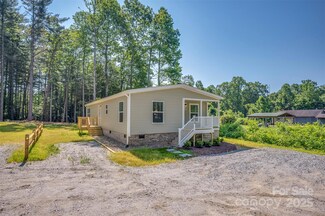 314 Mine Gap Rd, East Flat Rock, NC 28726