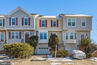 14725 Grobie Pond Ln, Centreville, VA 20120