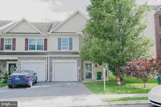 215 Whitley Dr, Chambersburg, PA 17201