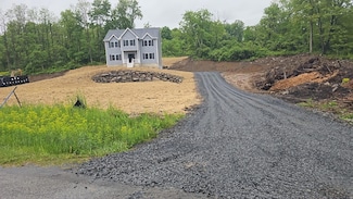 18 Silo Ridge Dr, Wallkill, NY 12589