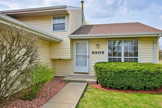 8909 N 70th St, Milwaukee, WI 53223