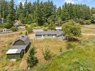 11810 County Line Rd E, Edgewood, WA 98372