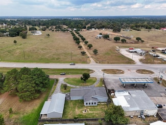 28599 Bunting Rd, Waller, TX 77484