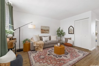 3370 Salt Lake Blvd Unit 204, Honolulu, HI 96818