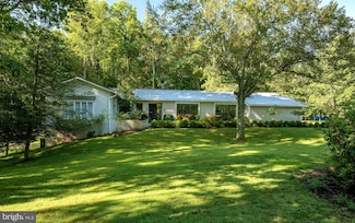 10202 Bentcross Dr, Potomac, MD 20854