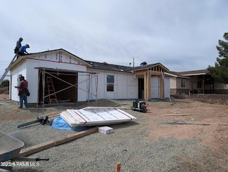 20601 E Hereford Dr, Mayer, AZ 86333