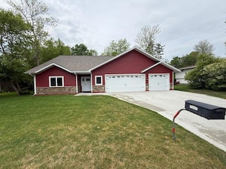 6207 Lagoon Dr NE, Bemidji, MN 56601