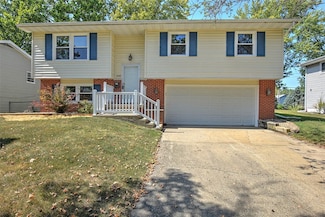 4443 N Adams Dr, Decatur, IL 62526