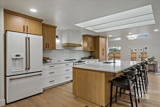 5320 W Wylie Ln, Boise, ID 83703