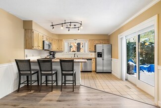 4 Gentry Ln, Uxbridge, MA 01569