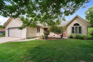 W170N10308 Larkspur Ln, Germantown, WI 53022