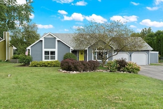 202 N Kent Rd, McHenry, IL 60051