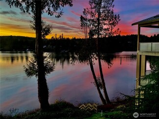 221 N Bay Ln Unit 2, Port Ludlow, WA 98365