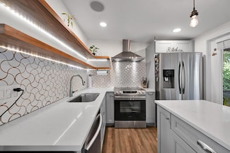 1212 NE 17th Ave, Fort Lauderdale, FL 33304