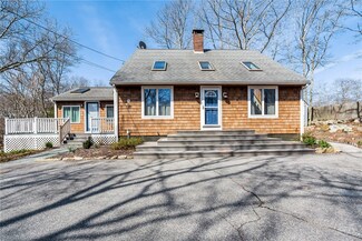 171 Crandall Rd, Tiverton, RI 02878