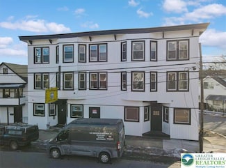 143 N 9th St, Stroudsburg, PA 18360