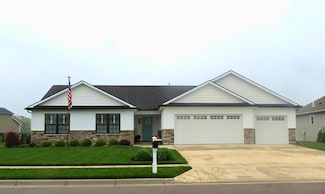 546 Loxley Ln, Troy, OH 45373