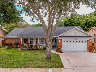 5998 Bay Lake Dr N, Saint Petersburg, FL 33708