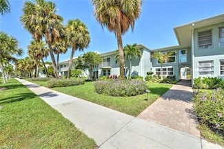 677 12th Ave S Unit 677, Naples, FL 34102