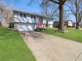 3215 Sylvania Dr, West Des Moines, IA 50266