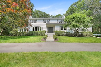 127 Danforth Dr, New Canaan, CT 06840