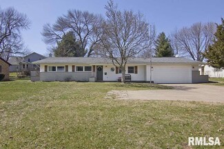 4126 El Rancho Dr, Davenport, IA 52806