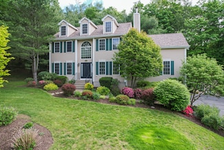 40 Nathan Hale Ct, Cheshire, CT 06410