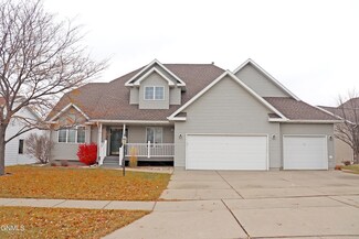 1722 Valley Dr, Bismarck, ND 58503